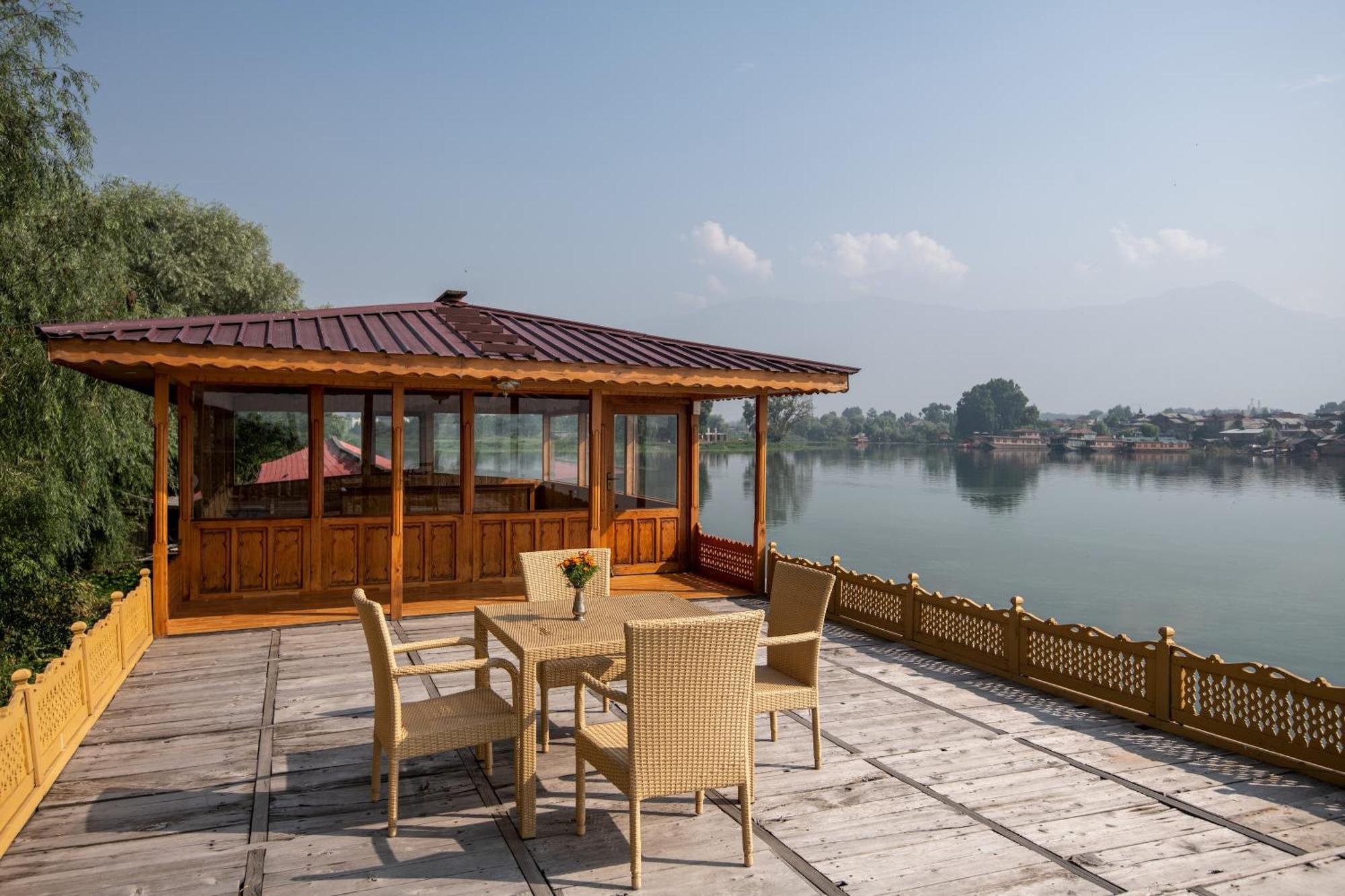 Hotel Mascot Houseboats Srīnagar Exteriér fotografie